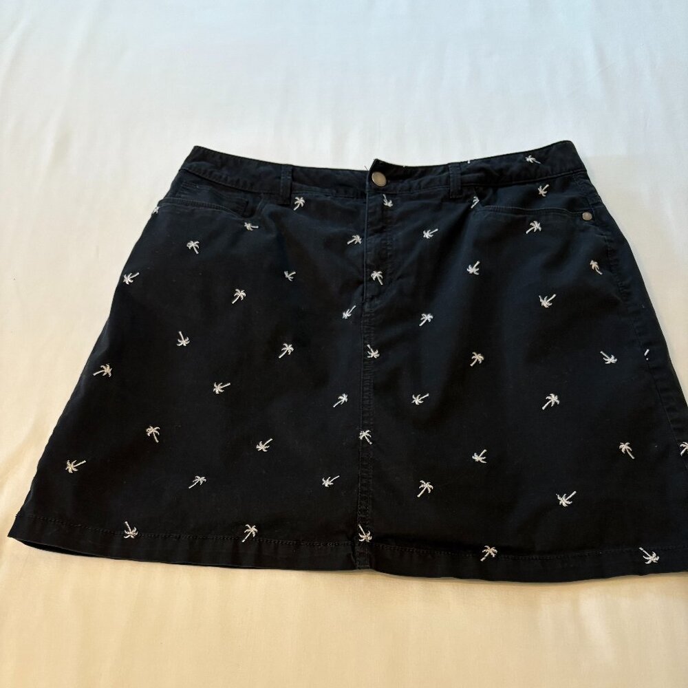 Women's Black Skort with White Embroidered Palm Trees, Size 12, Croft & Barrow